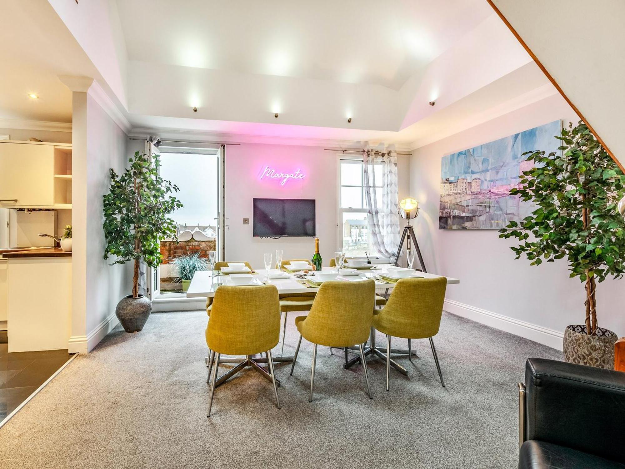 Walpole Heights Penthouse Holiday home *