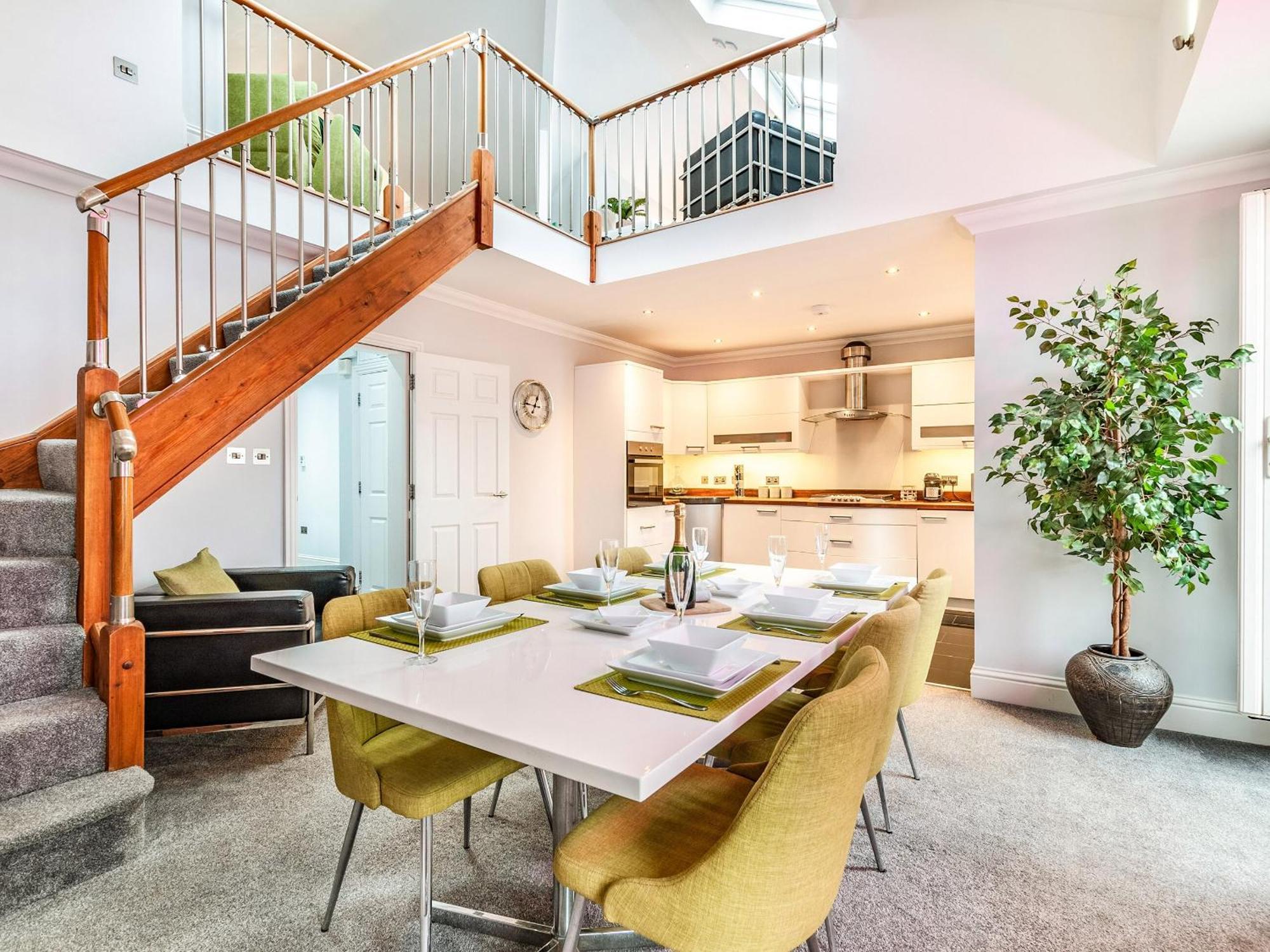 Walpole Heights Penthouse *
